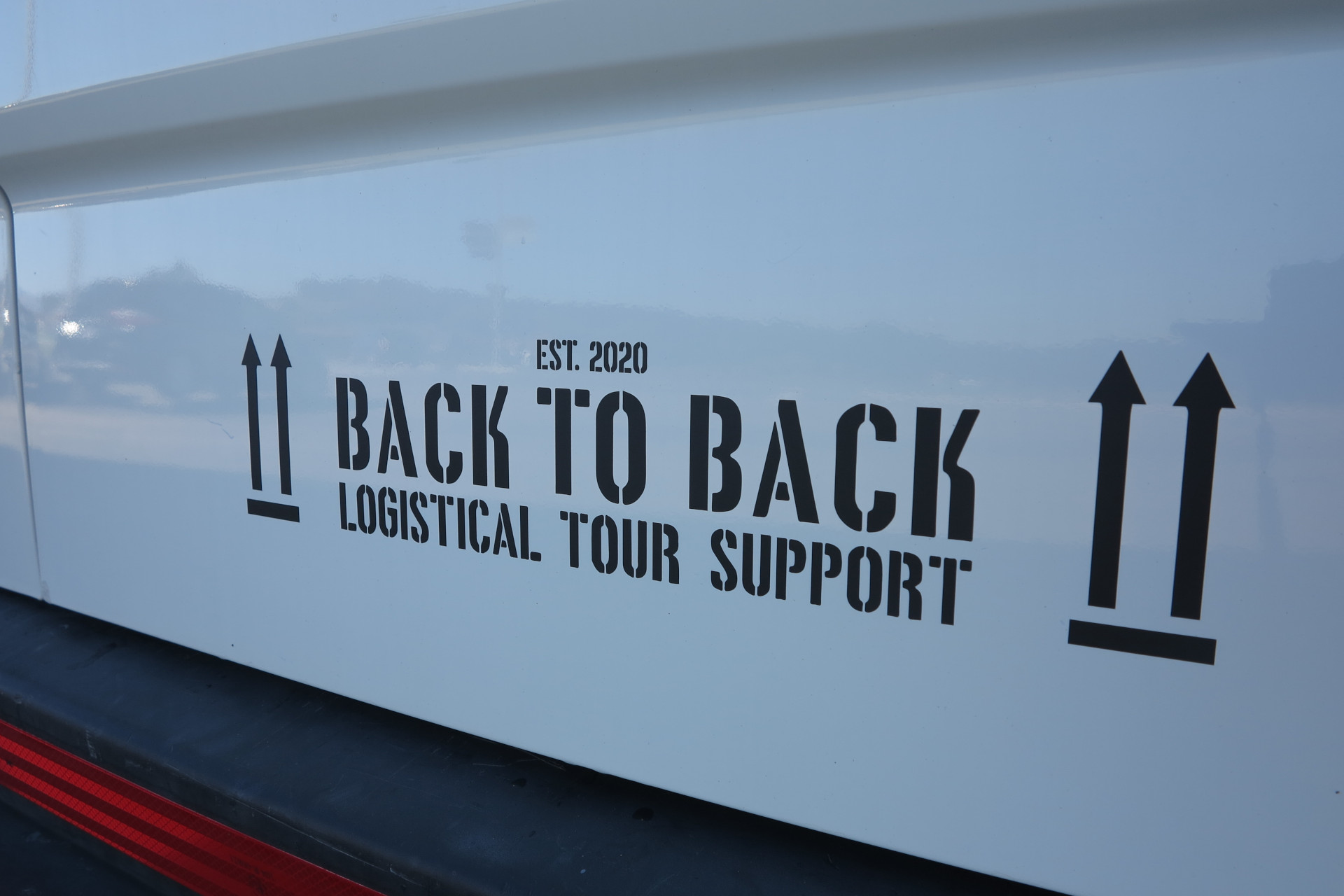 vw_crafter_2_heck_backTOback_logo_klein.JPG