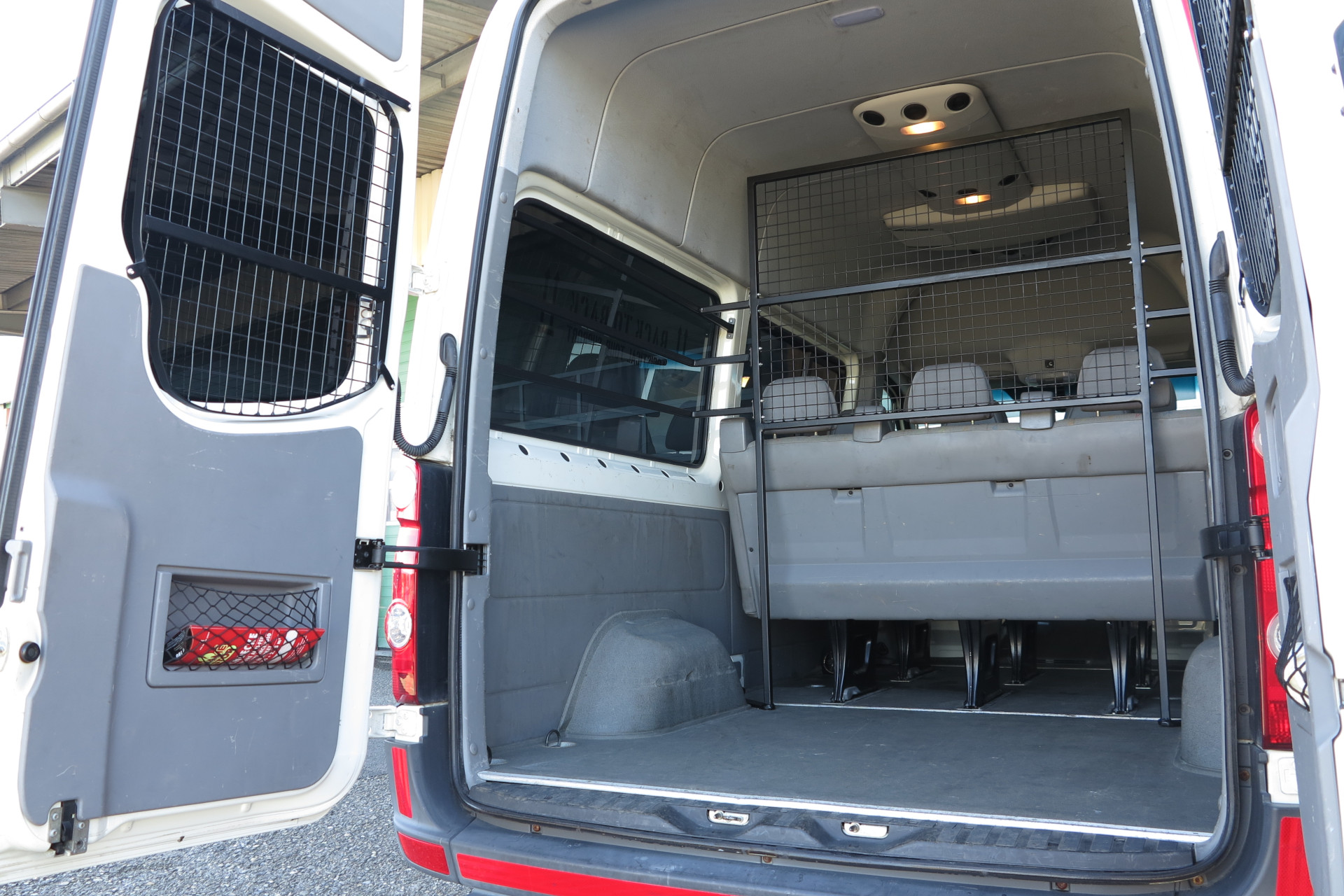 vw_crafter_2_laderaum_3.JPG